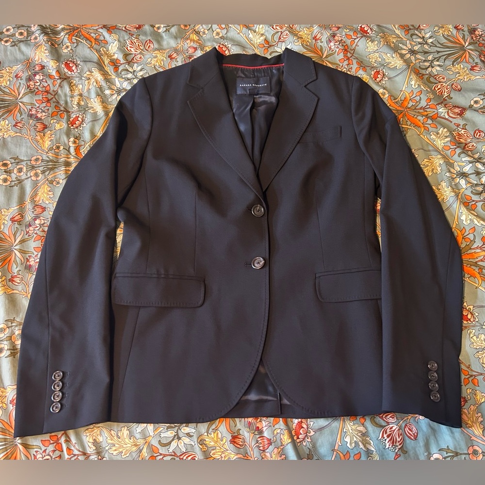 Banana Republic Women’s Black Blazer